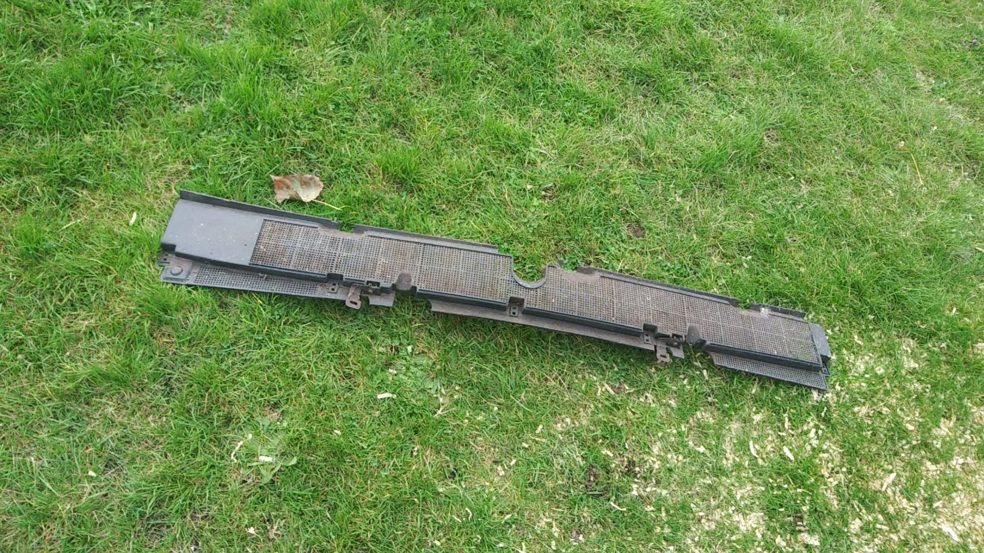 Squarebody chevy Plastic cowl screen 1981-87