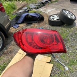 14-17 INFINTI Q50 DRIVER SIDE TAILLIGHT