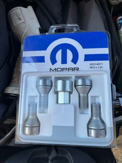 MOPAR wheel lock kit for Dodge, Chrysler, Fiat