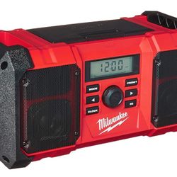 🔥 FOR SALE – Milwaukee M18 Jobsite Radio (2890-20) – Like New! 🔥