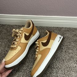 Women’s Nike 8