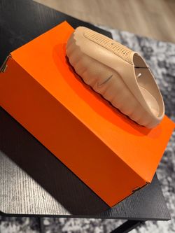 Nike Slide Sandal Tan/Beige
