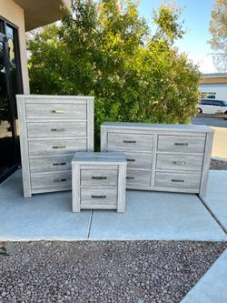✨ Oak Gray Bedroom 3P Dresser Set ✨ ($10 delivery )