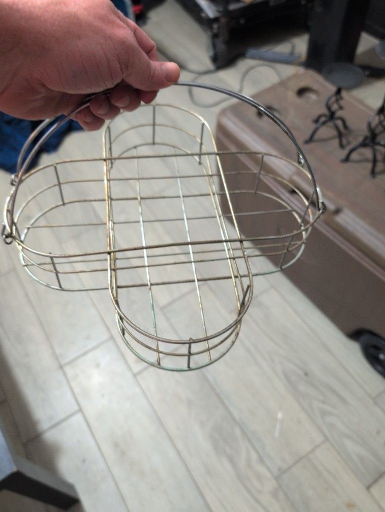 multi-compartment wire caddy