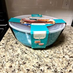 NEW Serving Bowls With Lids 