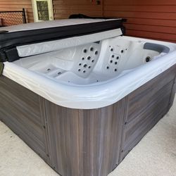 Barefoot Hot Tub
