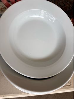 William Sonoma Pasta Stew Serving Plates White Excellent Condition Qt. 5