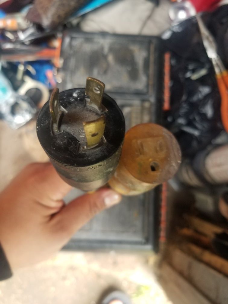 Spider adapter plugs