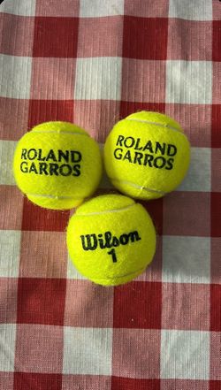 Wilson Roland Garros Tennis Balls – Set of 3