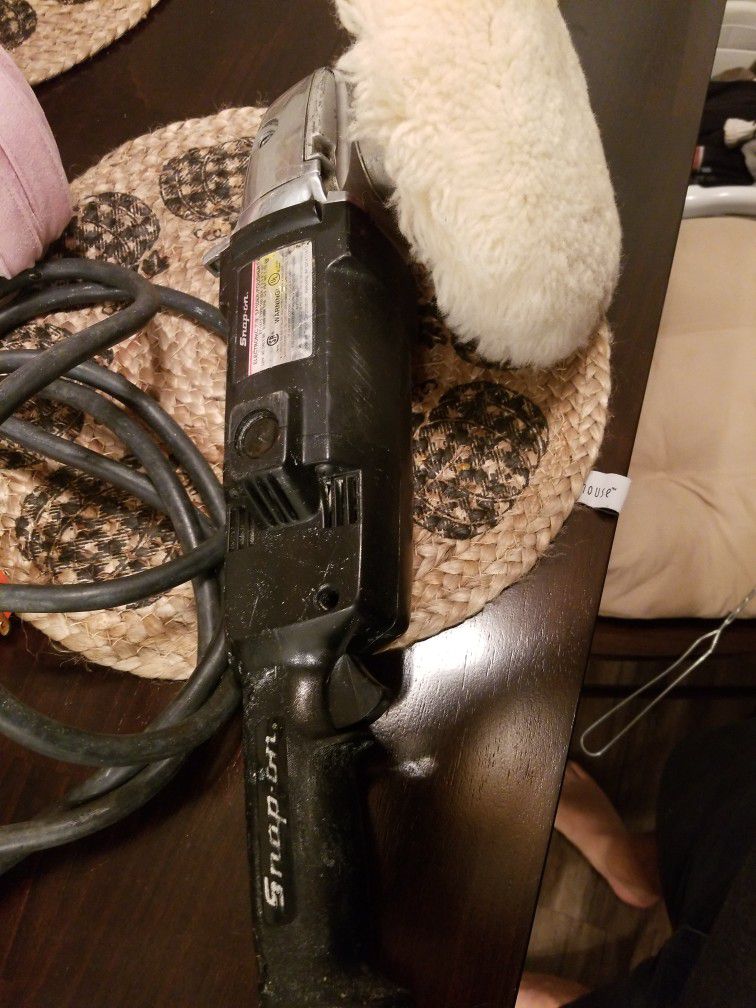 Black And Decker Polisher 8 Diameter for Sale in Woonsocket, RI - OfferUp