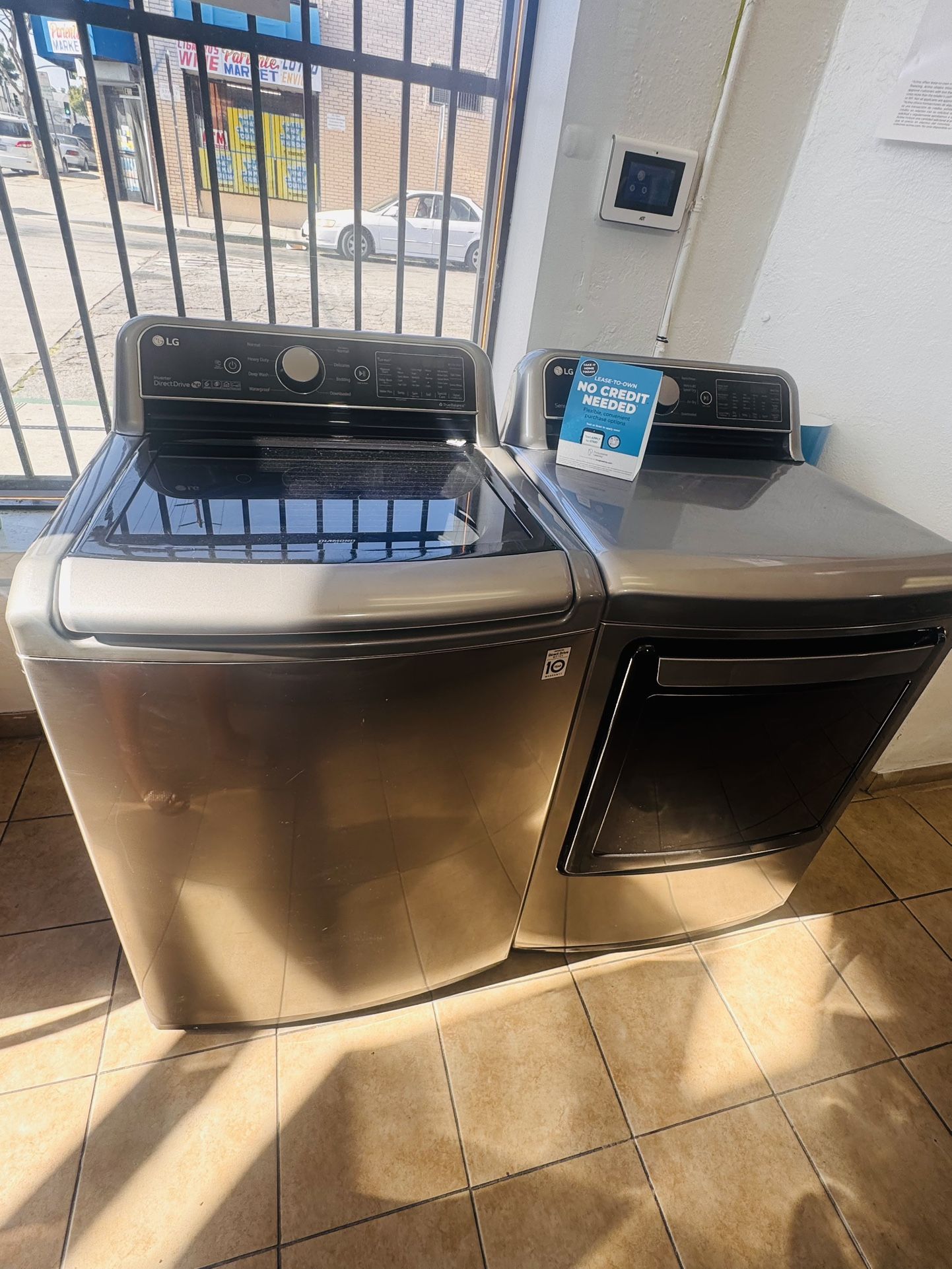 LG WASHER AND DRYER