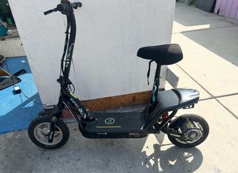 Ezip 1,000 electric scooter
