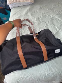 Herschel Novel Duffle Bagel
