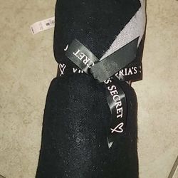 NWT NEW Victoria's Secret logo black & pink heart fleece fringe throw blanket