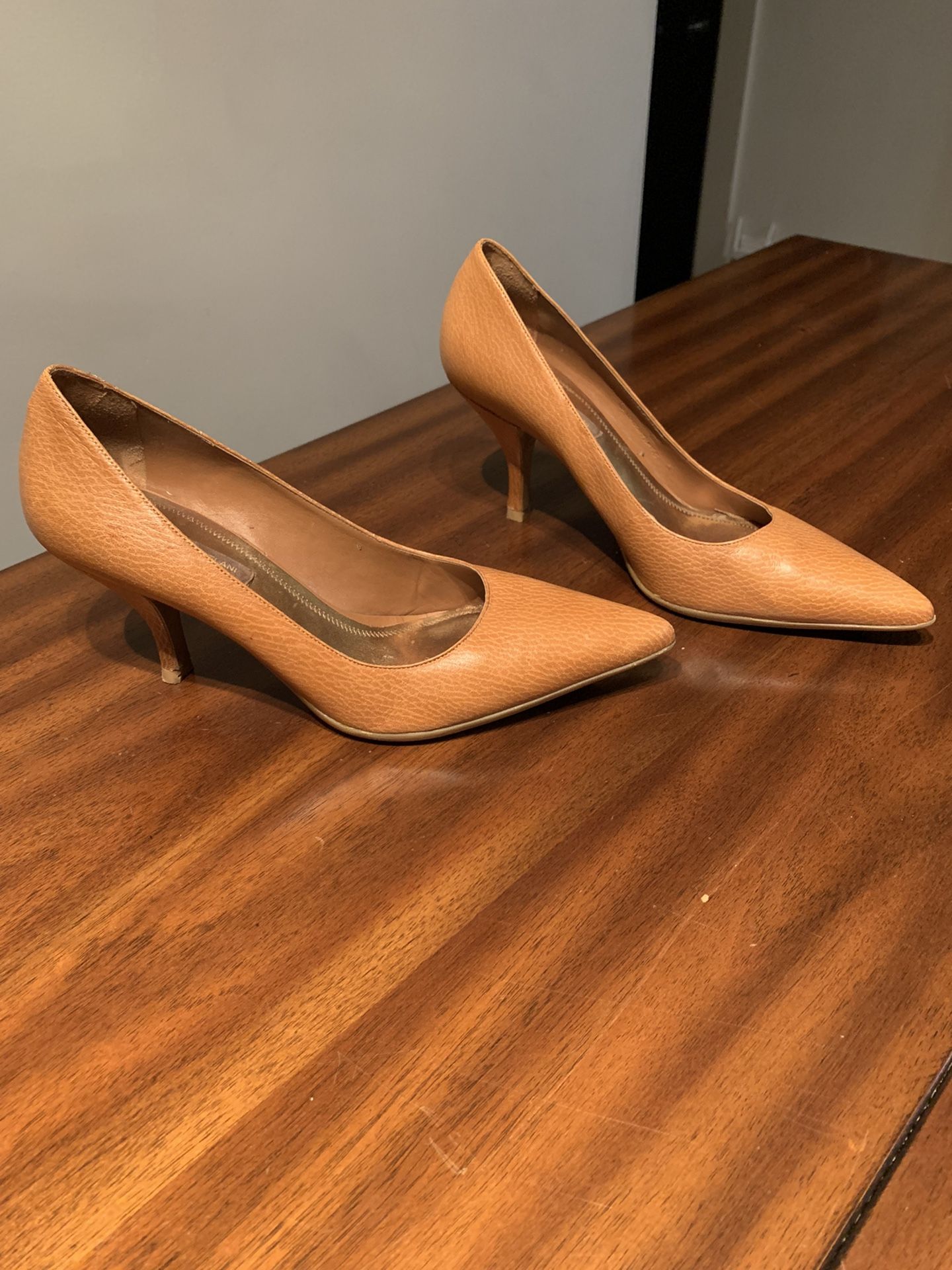 Antonio Melani Leather Pumps 