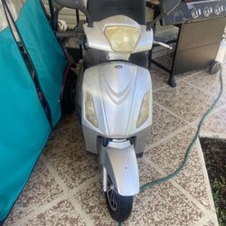 Pride Raptor Scooter
