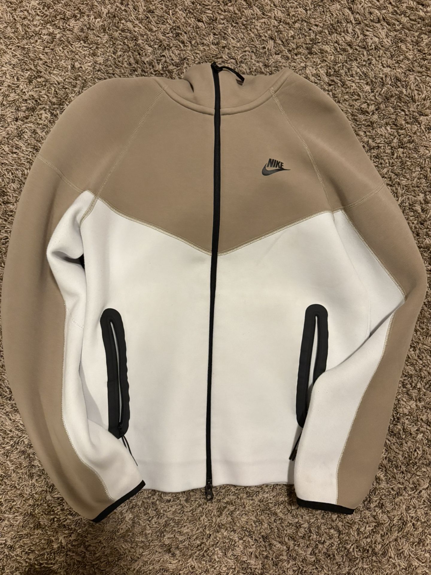 Nike Tech Fleece - Small