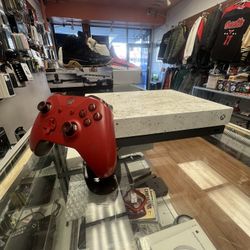 Xbox One S 512gb With Game And Controller 