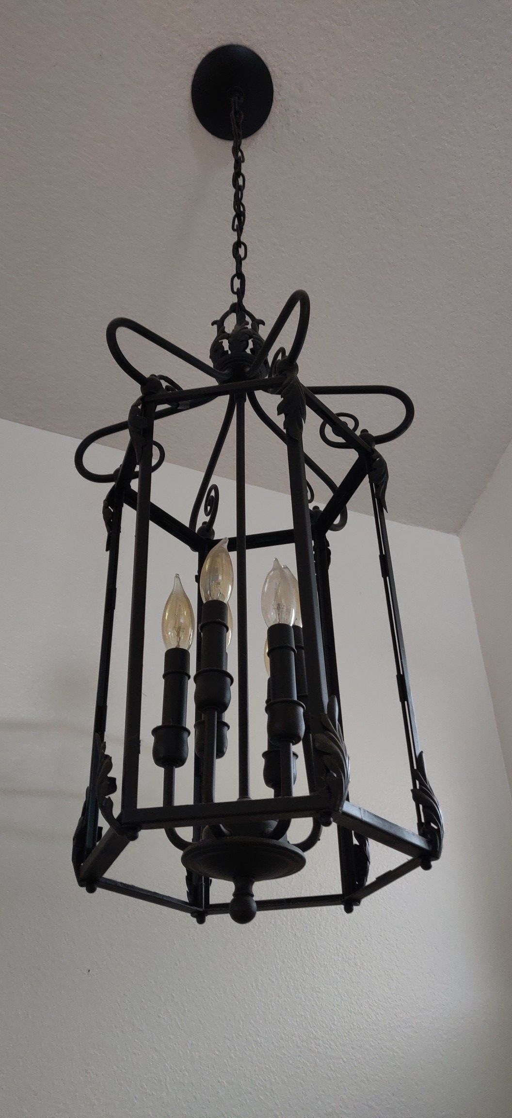 Entryway chandelier