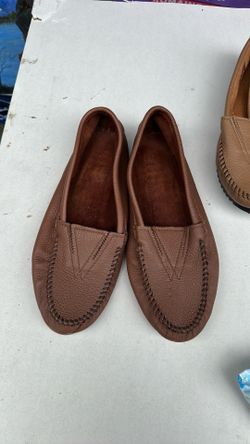 Minnetonka shoes women size 11
