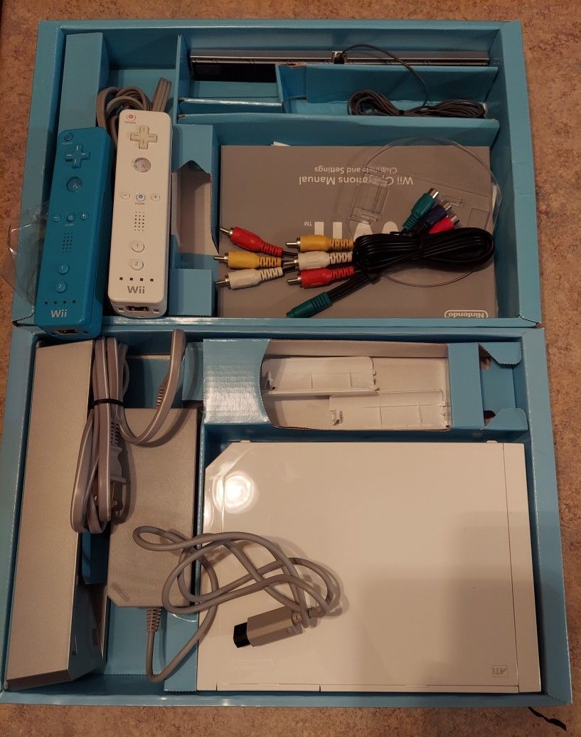 Wii In Great Condition with 2 games