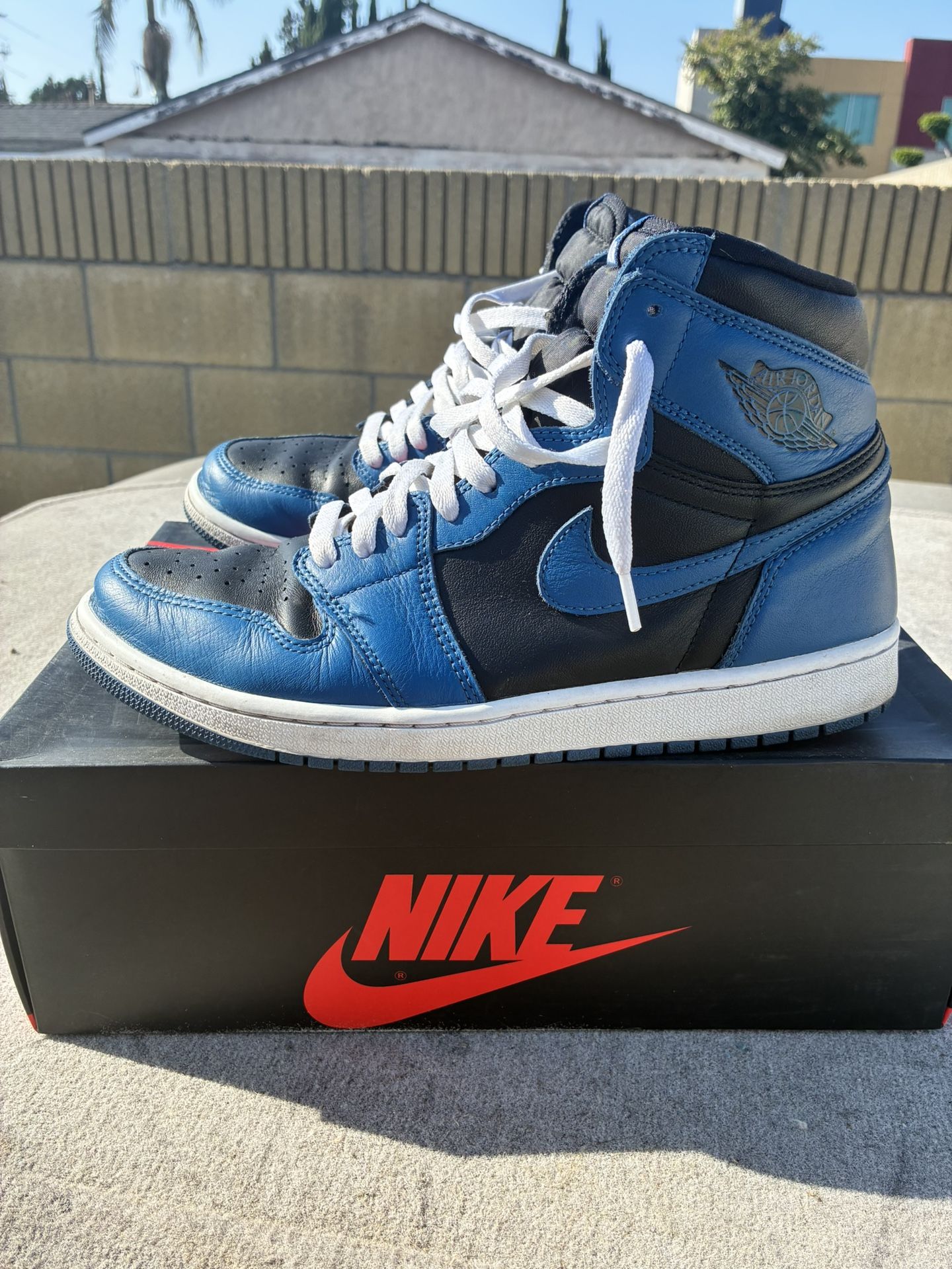 Air Jordan 1
