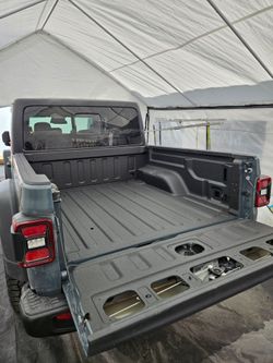 Raw Garage, Car painting, Bedliner, Paint Body Shop, frame pulling, dents, scratches, crashed cars, fix cars, paint cars, painting, paint shop, damage