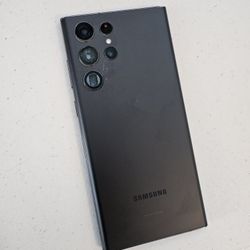 Samsung galaxy S22 ULTRA 5G 128 GB UNLOCKED color BLACK work very well. CONDITION. The phone has some minor wear on the edges, as can be seen in the p