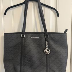 Large Micheal Kors Tote