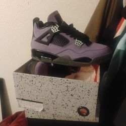 Air Jordan 4 Retro Travis Scott