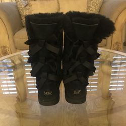 Girls Size 4 Women’s Size 6 UGG Boots 