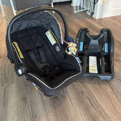 Grace Baby Car Seat And Holder