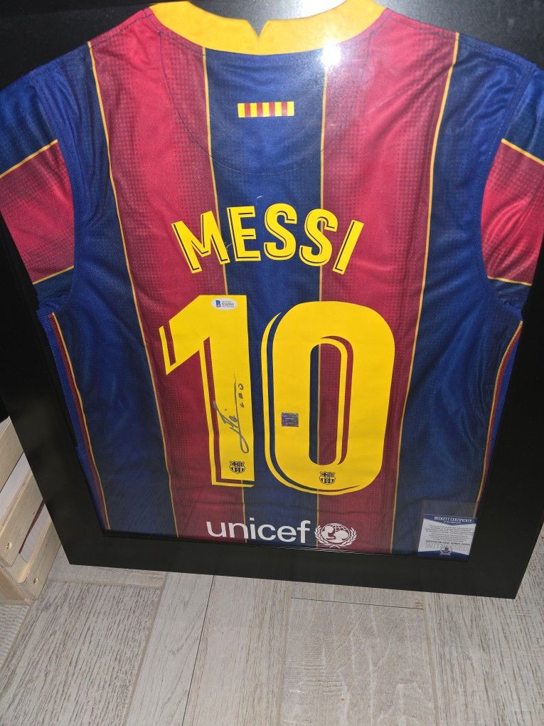 Lionel Messi Signed Jersey