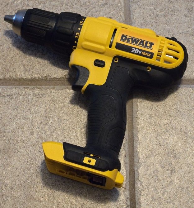 DeWalt DCD771 1/2" 13mm Cordless 20V MAX Drill Driver NEW (TOOL ONLY)