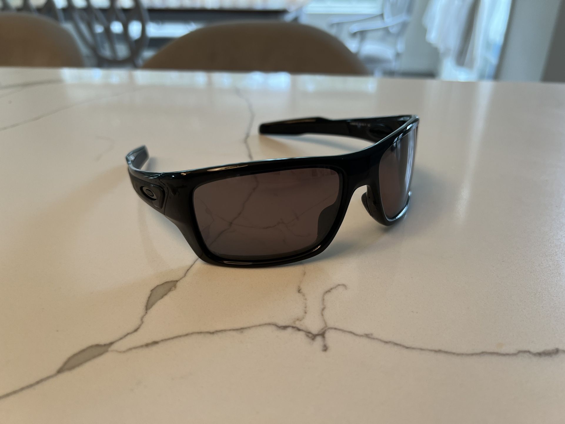 Oakley Turbine Sunglasses – Polished Black / Warm Grey – Like New