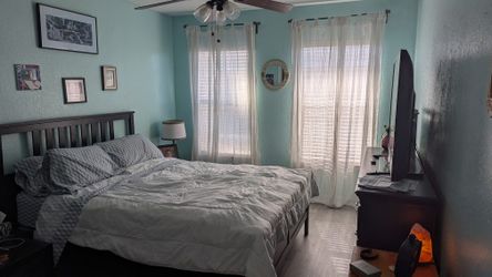 Queen Size Bed Ikea With Black 6 Drawer Dresser