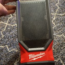 Milwaukee m18v Bluetooth jobsite speaker like new excellent condition $140 tool only n Lakeland 