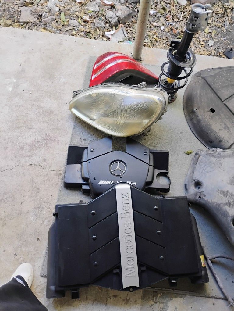 Random Auto Parts (Mercedes Benz)