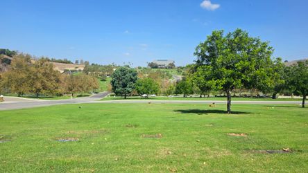 Rose Hills - single plot Sacred Heart garden