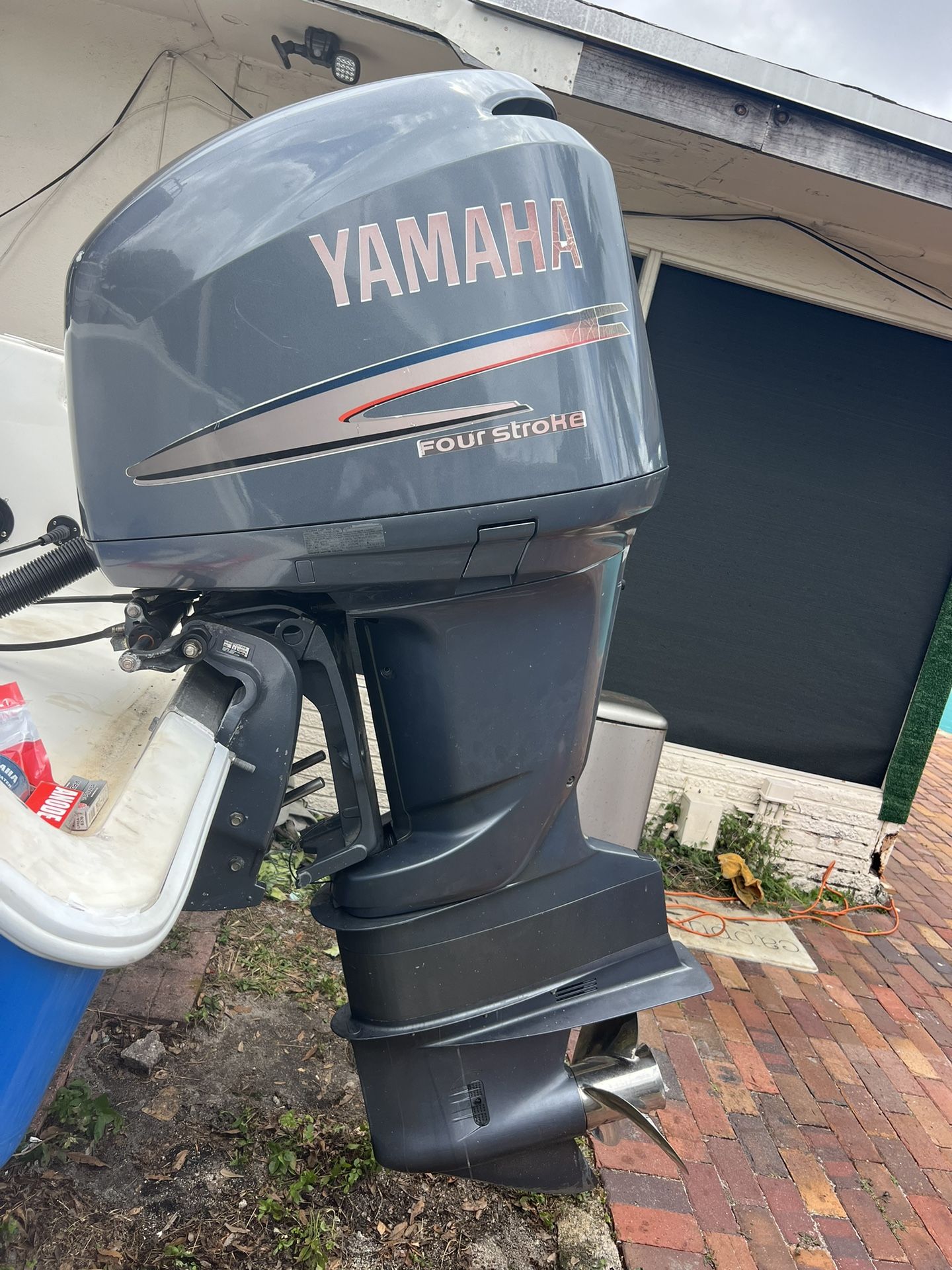 2003 Yamaha 4stroke Motor.