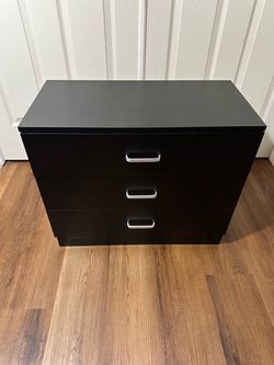 Classic and Elegant Dark Brown/Black Nightstand/Dresser