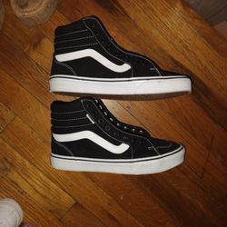 9 1/2 Women's Black and White Vans
