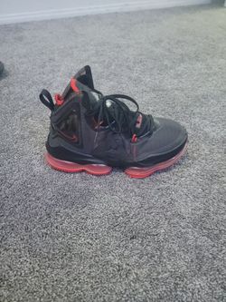 LeBron 19 Sz 6