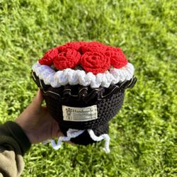 Whole crocheted red roses bouquet 7 inches X 5 Inches