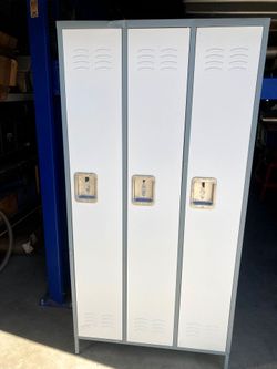 New metal locker 6 ft x 36 in x 14 in