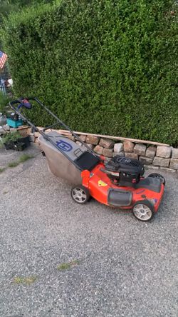 Husqvarna self propelled rearbagger