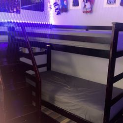  Bunk bed 