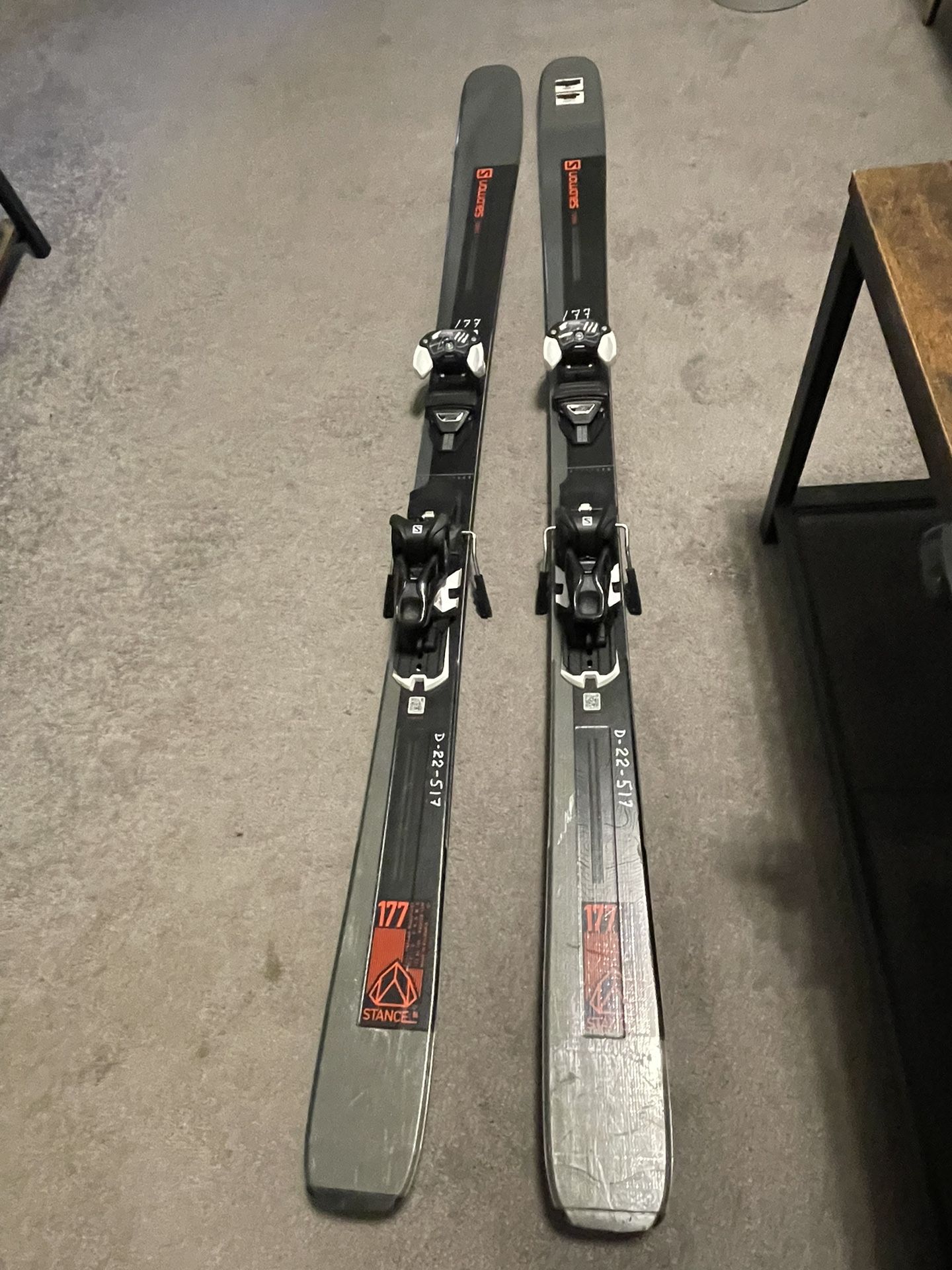 Salomon stance 84 all mountain skis with bindings - 177cm