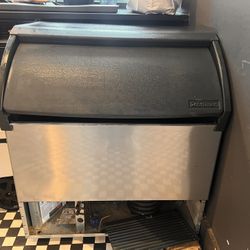 Scotsman Commercial ice Machine NEED GONE TODAY (please Read Description)
