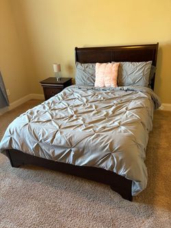 Full size bed, mattress, nightstand and dresser with mirror